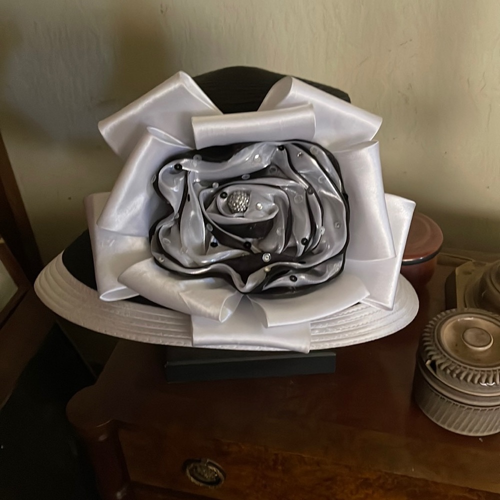 Black and white hat